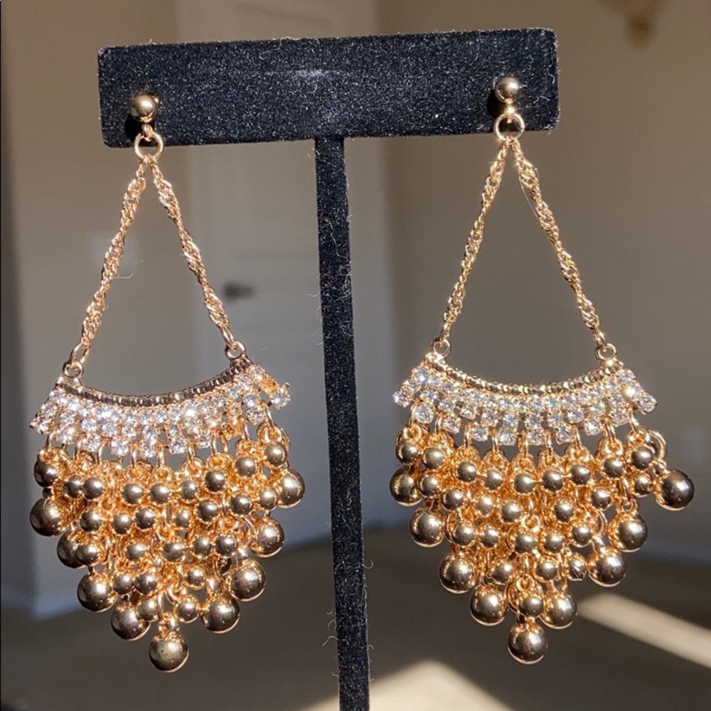 Earrings to Dazzle Gold Bead w/Rhinstone